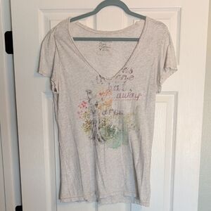 American Eagle Outfitters Cream Graphic Tee